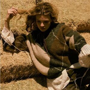 LUXE Argyle Plaid Knit Split-neck Collared Sweater in Charcoal